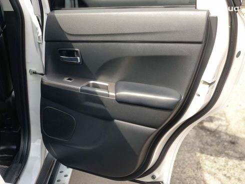 Mitsubishi Outlander 2018 белый - фото 16