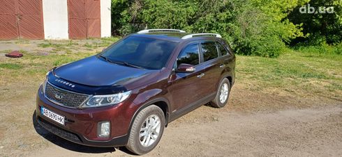 Kia Sorento 2013 вишневый - фото 2