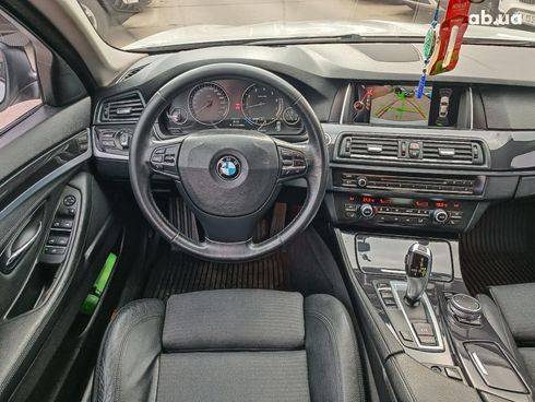 BMW 5 серия 2013 белый - фото 17