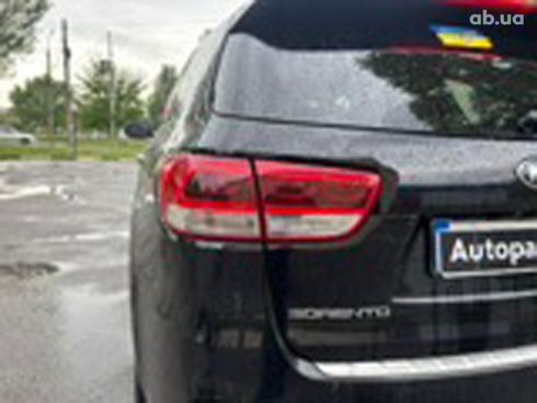 Kia Sorento 2015 черный - фото 12