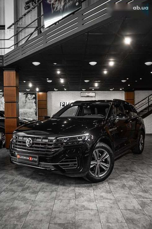 Volkswagen Touareg 2019 - фото 30