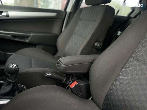 Opel Astra 2004 - фото 28