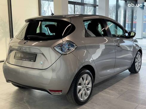 Renault Zoe 2016 - фото 11