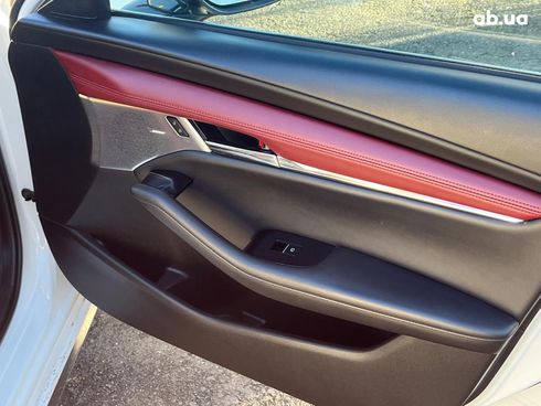 Mazda 3 2021 белый - фото 35