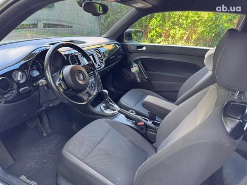 Volkswagen Beetle 2016 белый - фото 12