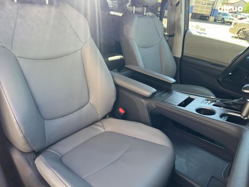 Toyota Sienna 2021 черный - фото 37