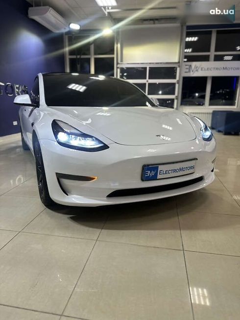 Tesla Model 3 2022 - фото 10