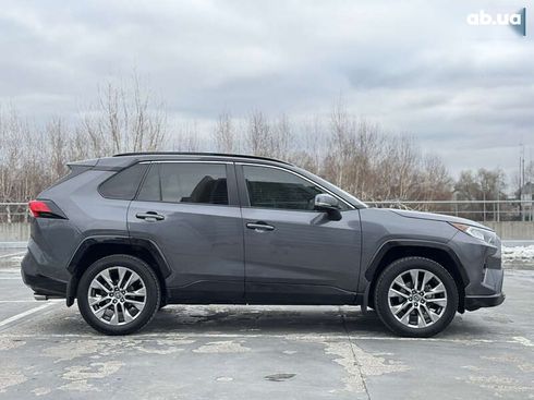 Toyota RAV4 2019 - фото 5