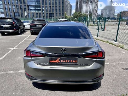 Lexus ES 2019 - фото 11