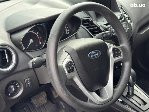 Ford Fiesta 2019 серый - фото 19