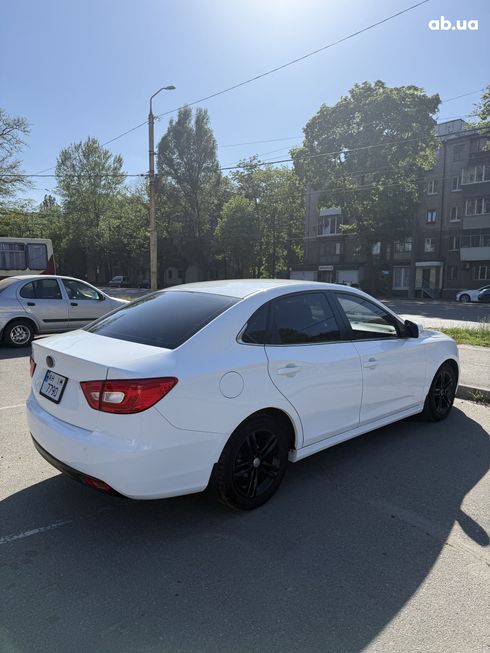 FAW Besturn B30 2019 белый - фото 9