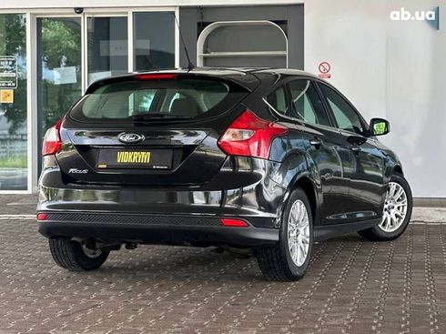 Ford Focus 2011 - фото 11