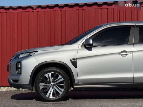 Mitsubishi Outlander 2019 - фото 15