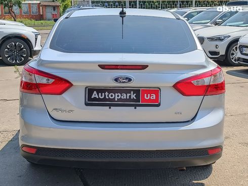 Ford Focus 2013 серый - фото 8