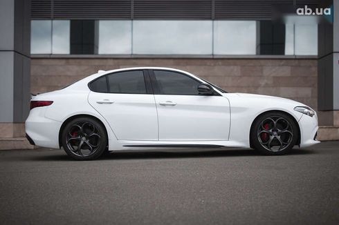 Alfa Romeo Giulia 2019 - фото 2