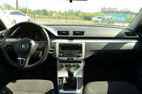 Volkswagen Passat 2012 коричневый - фото 13