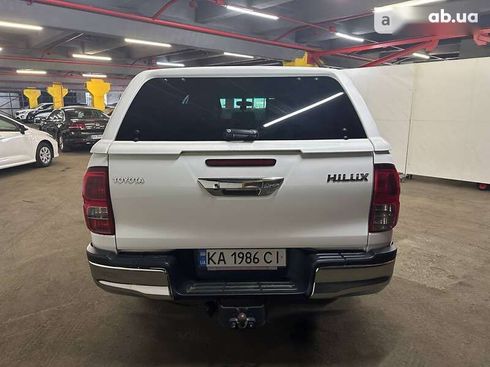 Toyota Hilux 2021 - фото 7