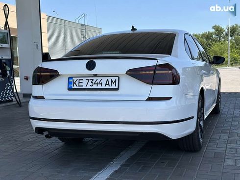 Volkswagen Passat 2018 - фото 11