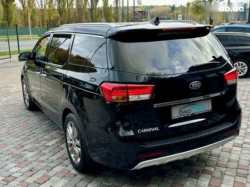Kia Carnival 2017 - фото 9