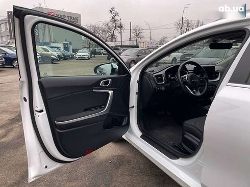Kia Cee'd 2022 - фото 16