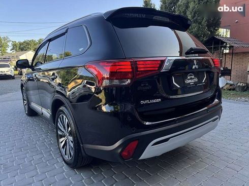Mitsubishi Outlander 2021 - фото 17
