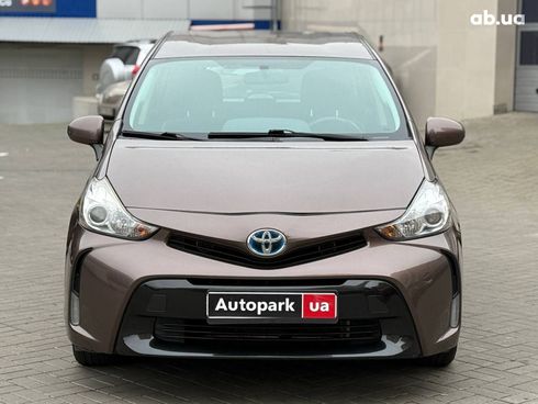 Toyota Prius V 2015 коричневый - фото 4