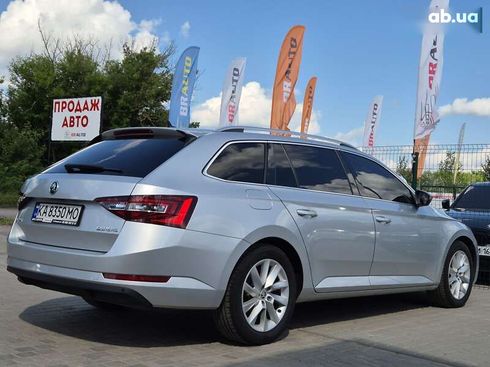 Skoda Superb 2019 - фото 13