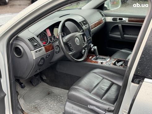 Volkswagen Touareg 2009 серый - фото 23