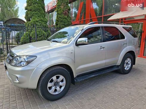 Toyota Fortuner 2007 - фото 9