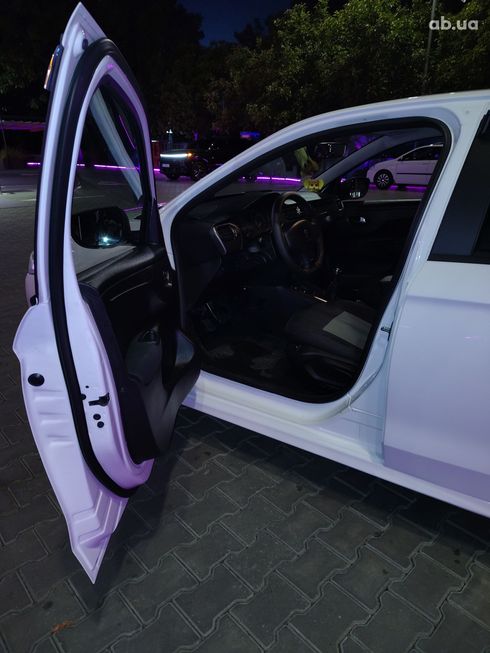 Peugeot 301 2017 белый - фото 12