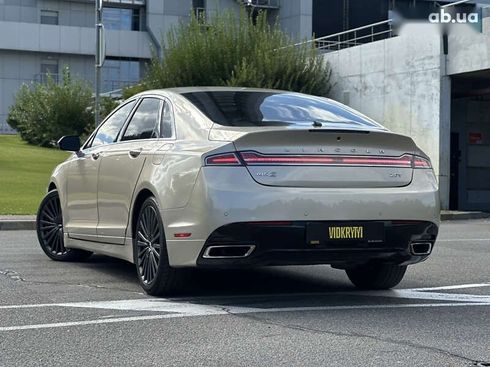 Lincoln MKZ 2017 - фото 17