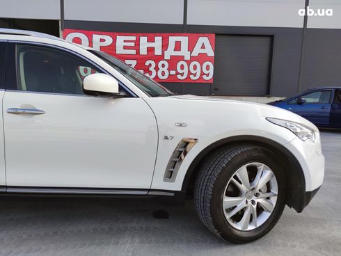 Infiniti QX70 2013 белый - фото 17