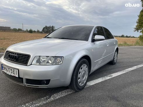 Audi A4 2004 серебристый - фото 3