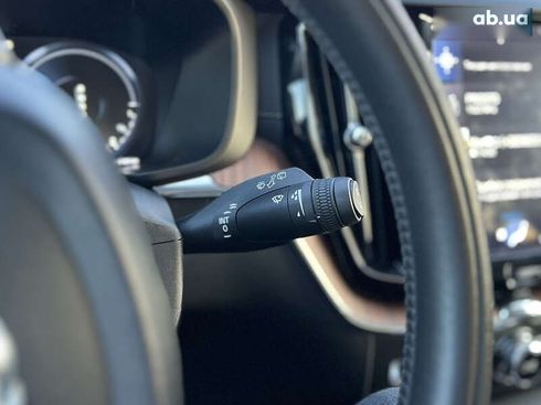 Volvo XC60 2019 - фото 23