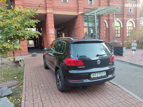 Volkswagen Tiguan 2011 черный - фото 4