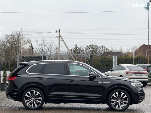 Volkswagen Touareg 2018 - фото 3