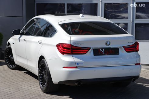 BMW 5 серия 2016 белый - фото 4
