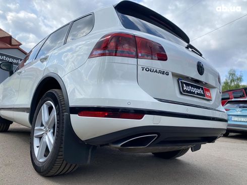 Volkswagen Touareg 2015 белый - фото 18