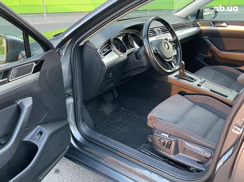 Volkswagen Passat 2017 - фото 12
