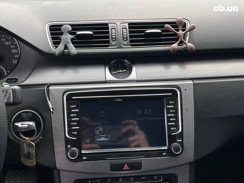 Volkswagen passat b7 2011 синий - фото 23