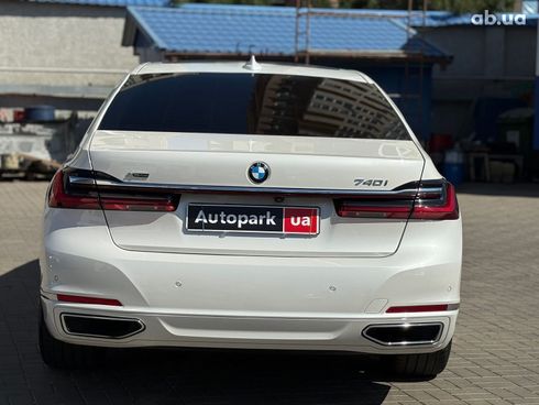BMW 7 серия 2019 белый - фото 8