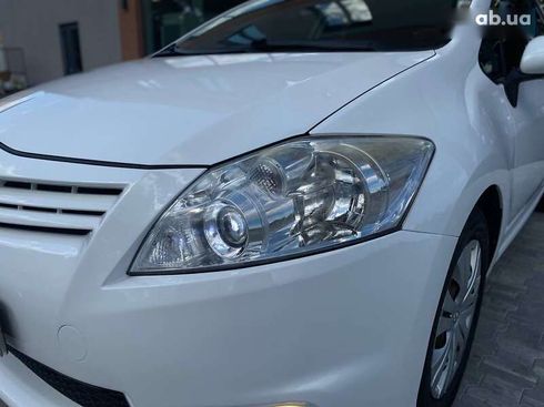 Toyota Auris 2011 - фото 8