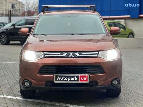 Mitsubishi Outlander 2013 коричневый - фото 2