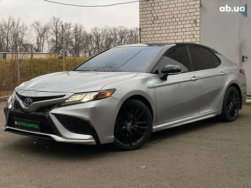 Toyota Camry 2020 - фото 2