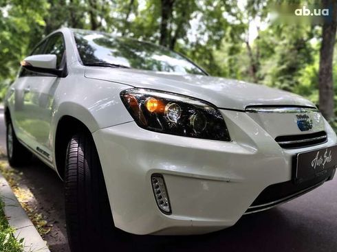 Toyota RAV4 2013 - фото 28