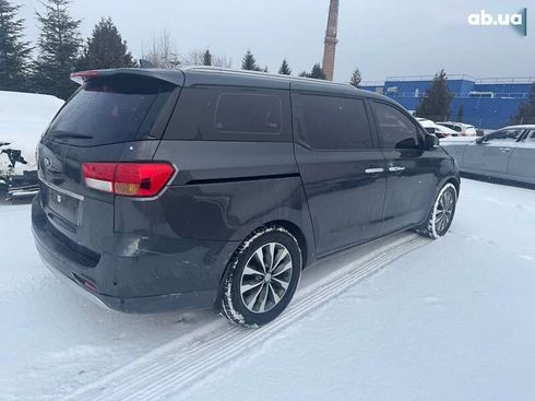 Kia Carnival 2017 - фото 4