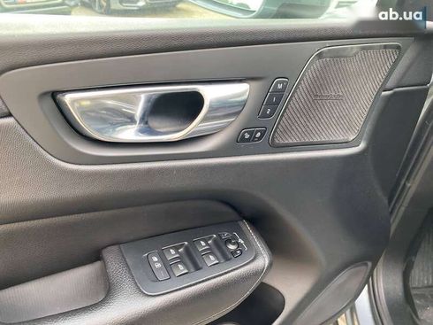 Volvo XC60 2019 - фото 12