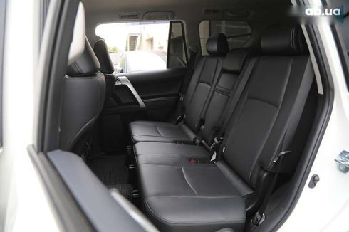 Toyota Land Cruiser Prado 2022 - фото 8