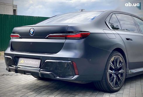 BMW i7 2022 - фото 11