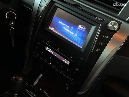 Toyota Camry 2015 серый - фото 24